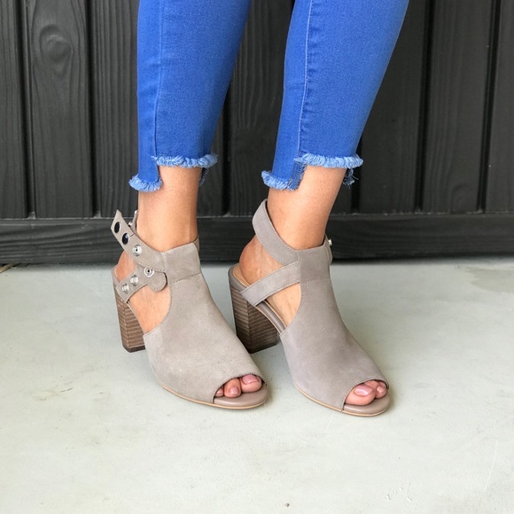 Gray Genuine Leather Peep Toe Block Heel Sandals - Picture 7 of 8
